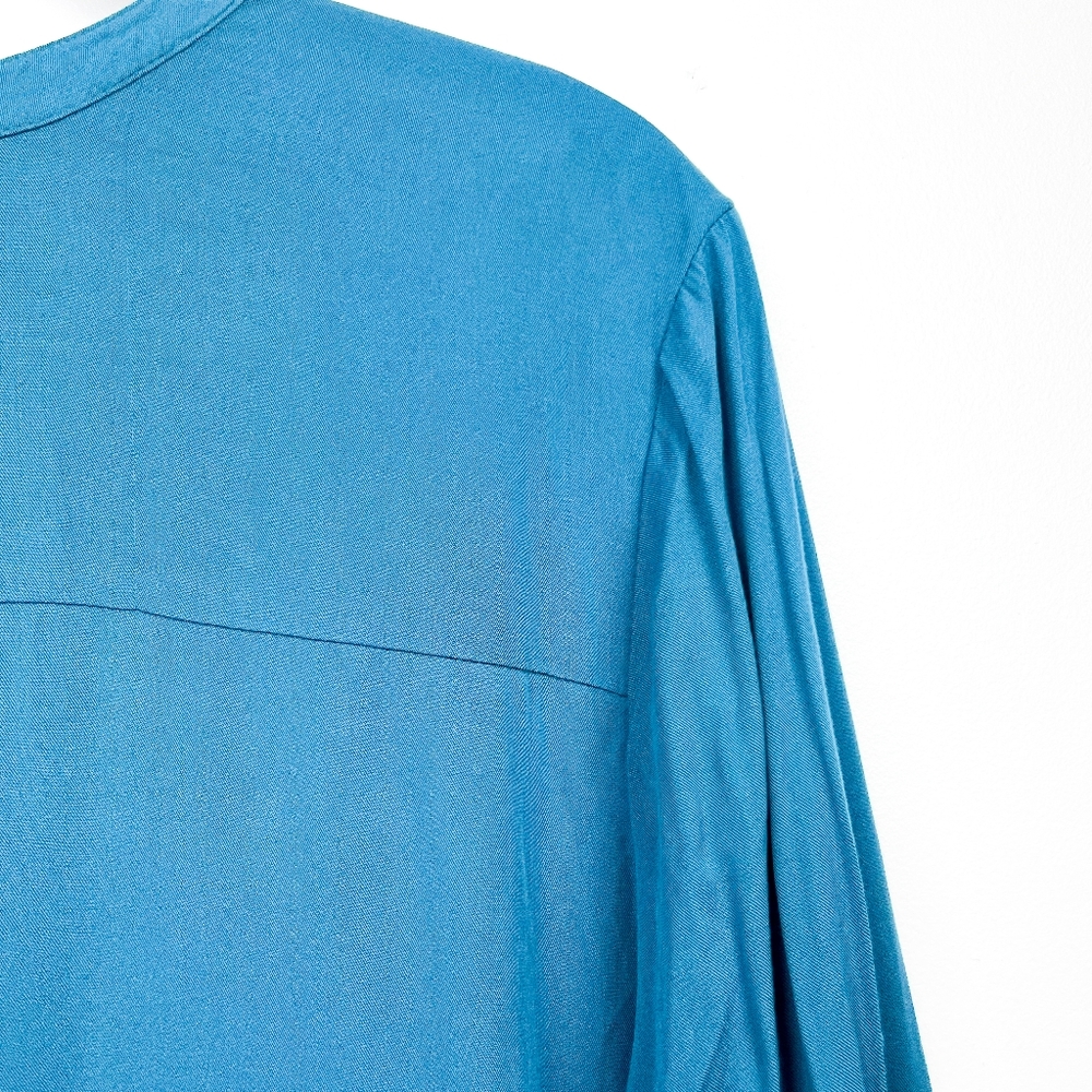Denver Hayes Long Sleeve Blue Button-Up Blouse - Picture 6 of 10